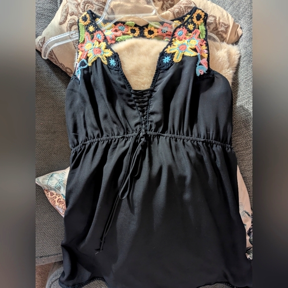 Cache Embroidered Halter - Picture 2 of 5